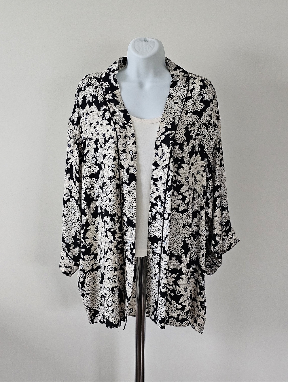 Gerard Darel Black and Cream Floral Kimono Jacket Size 2 (M) - NWOT